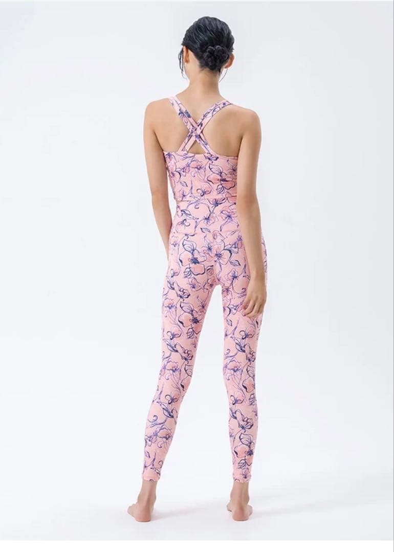 SKALA ヨガウェア3点　ラインフラワー　ブラトップ　レギンス　ティーシャツ