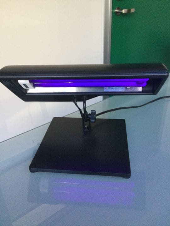 ブラックライトスタンド