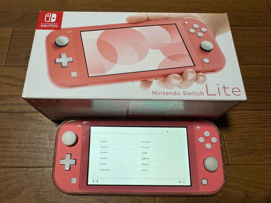 美品 ニンテンドースイッチライト 本体 ケース付き NintendoSwitch