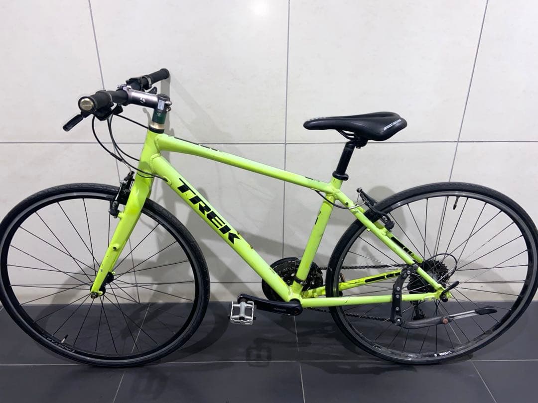 TREK FX7.4 クロスバイク　トレック fx7.3 自転車　fx23415