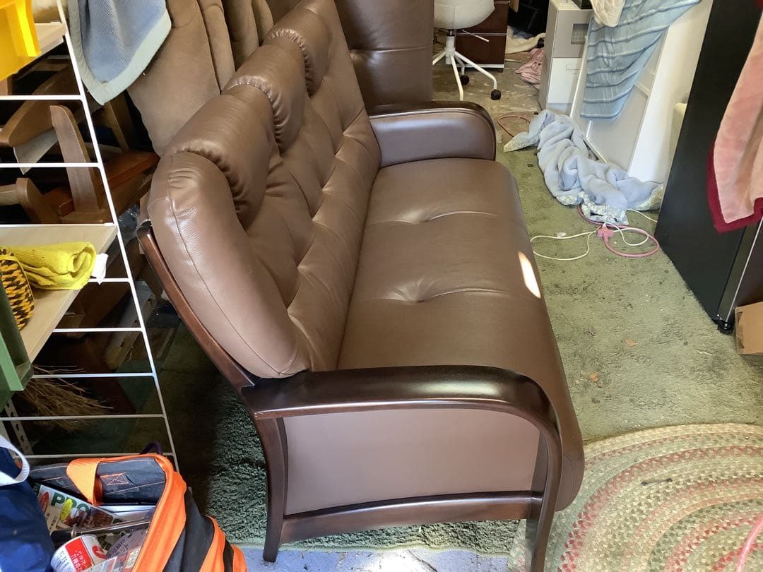 ①カリモク家具 3人掛けソファ｜ハイバック