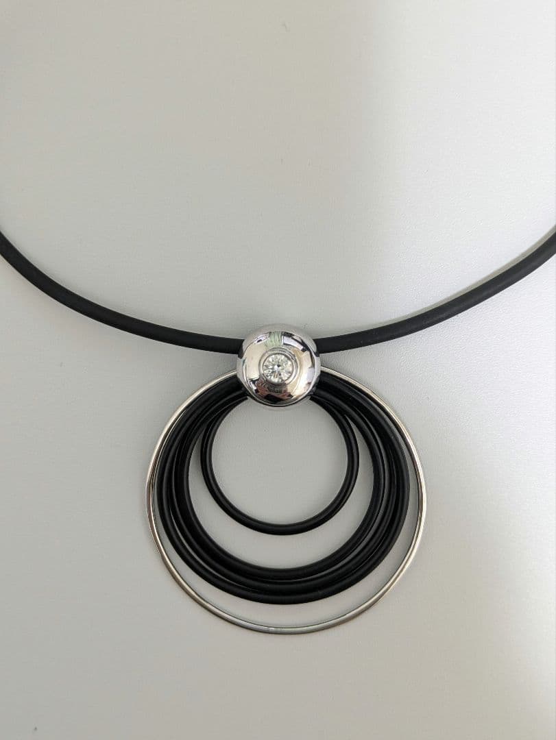 フォーエバーマークダイヤモンドプチネックレス