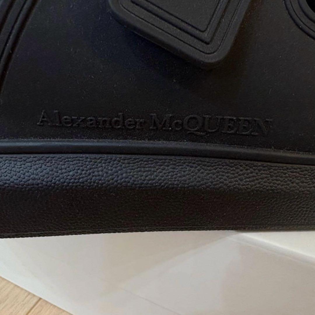 Alexander McQueen ブラックサンダル
