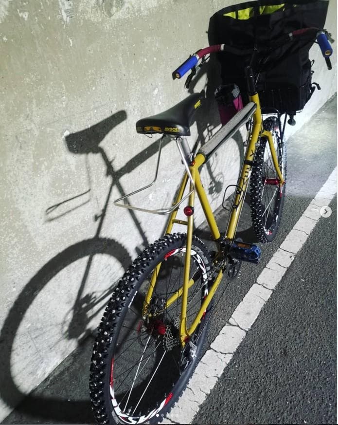 希少 2本 アイススパイカー シュワルベ 26インチ スパイクタイヤ