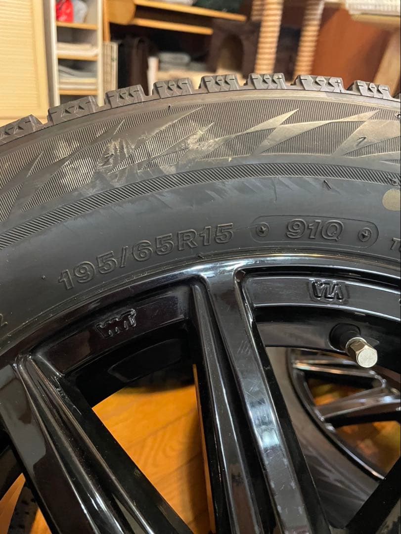 スタッドレスタイヤ、アルミホイール4本 15インチ