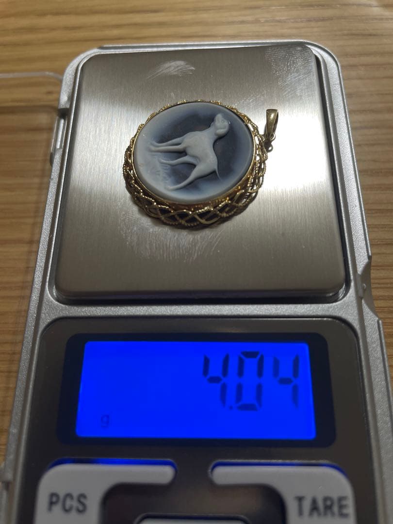 カメオペンダントトップ　犬モチーフ　 K18刻印