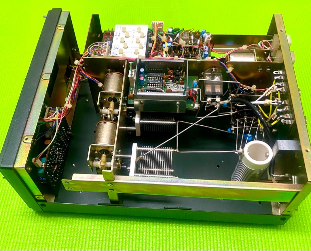 IC-AT100 HFフルオートマチックアンテナチューナー