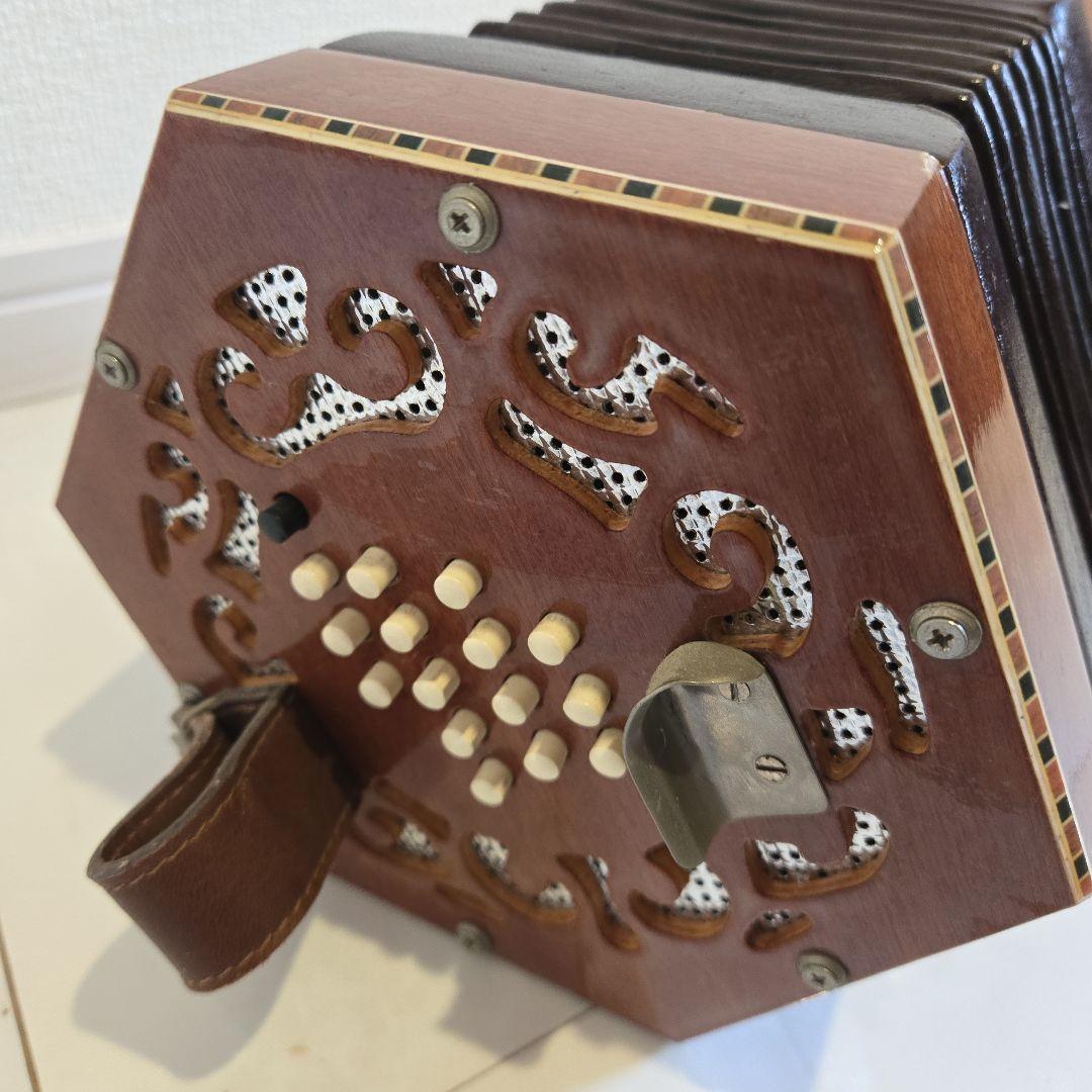 イングリッシュ・コンサーティーナ