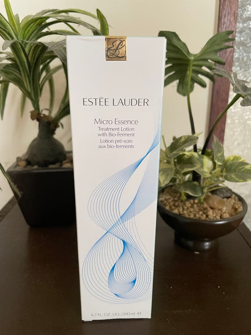 新品未使用品　エスティーローダー　マイクロエッセンスBF200ml