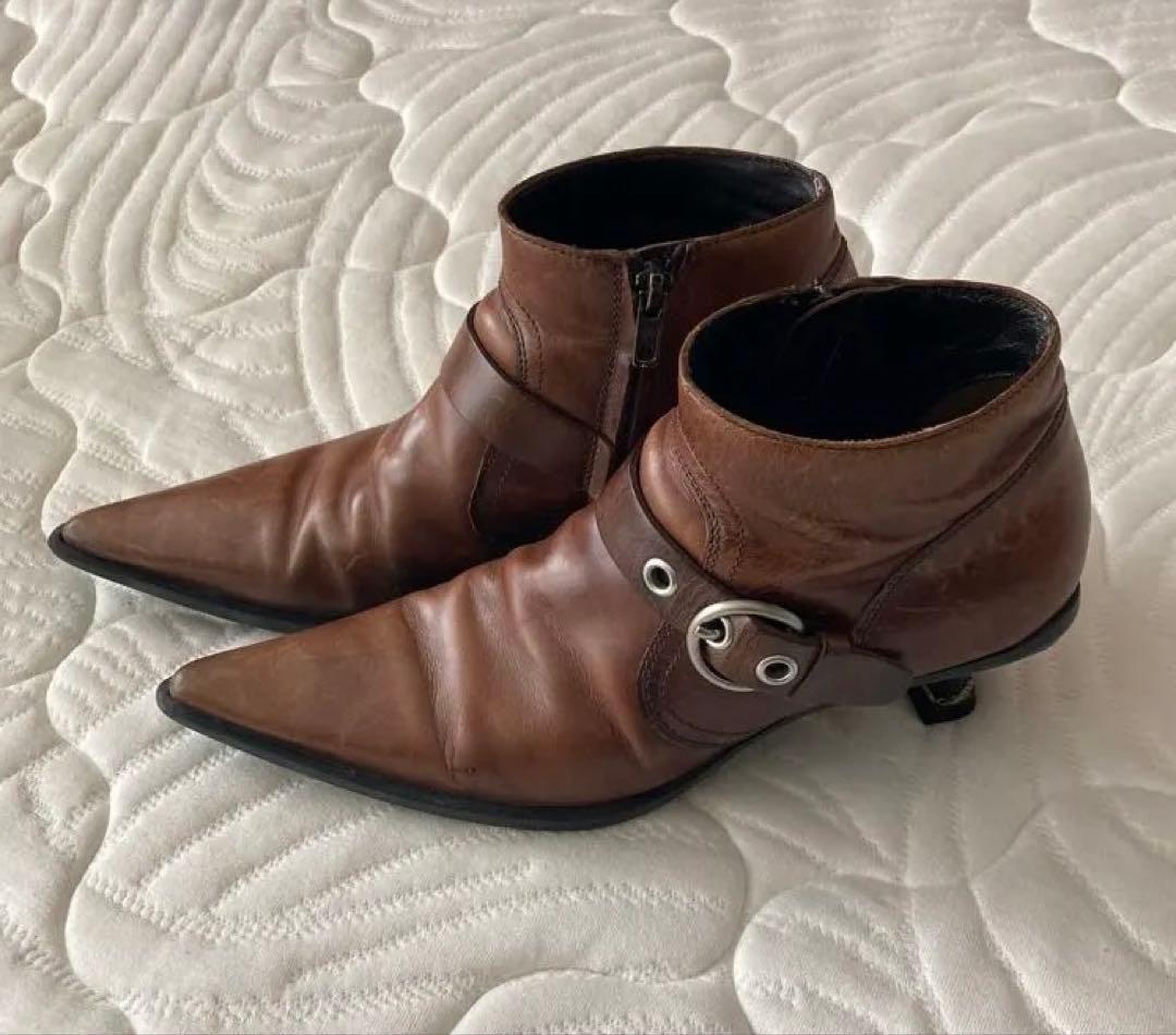 MIU MIU ポインテッドトゥブーツ　38