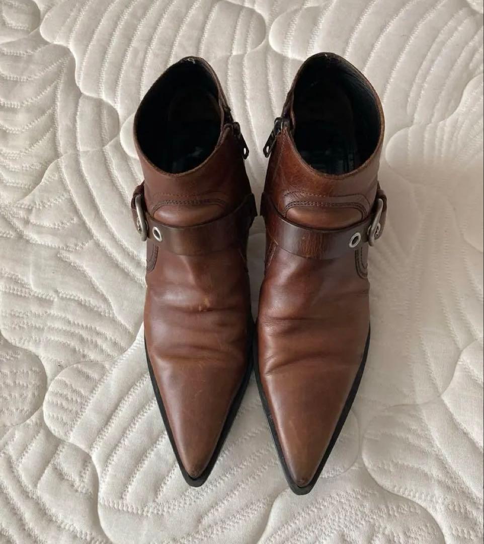 MIU MIU ポインテッドトゥブーツ　38