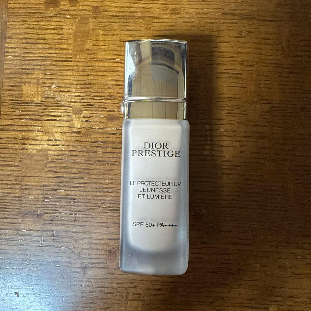 ディオール　プレステージ　ホワイトルプロテクターUVルミエールBB01