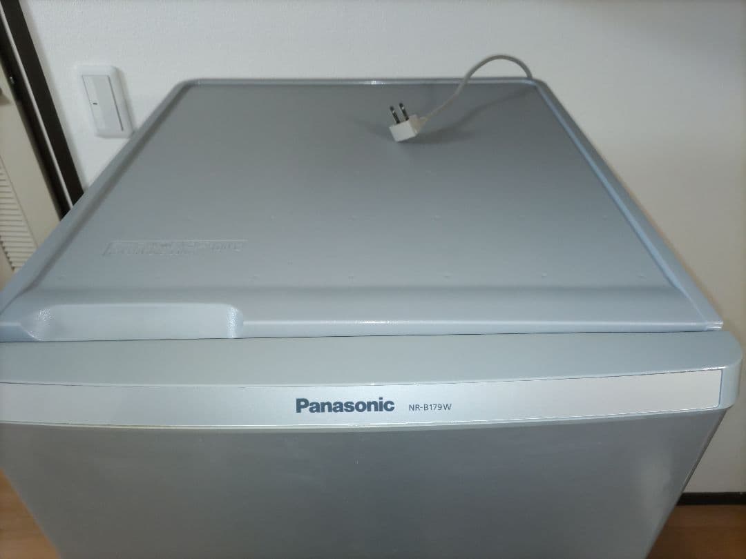 Panasonic シルバー冷蔵庫 NR-B179W-S　送料込み