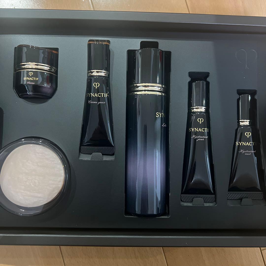 ☆未使用☆ クレドポーボーテ コフレ シナクティフ