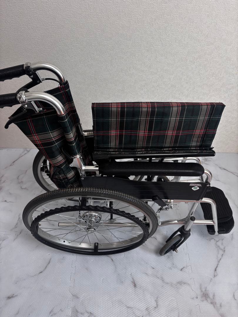 マキテック　自走用車椅子 ブレーキ付き　介護　折り畳み可能