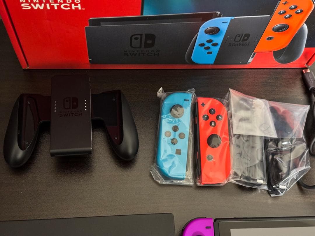 美品 未使用ジョイコン付き 本体 ニンテンドースイッチ 箱等付属