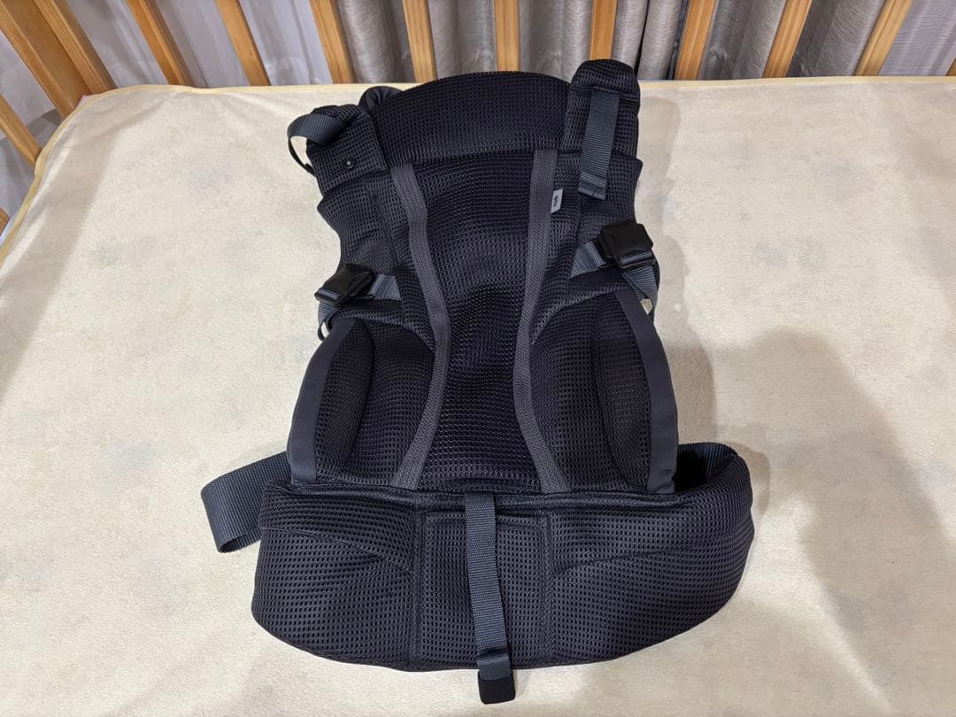 aprica ラクリス　抱っこ紐　ダークグレー