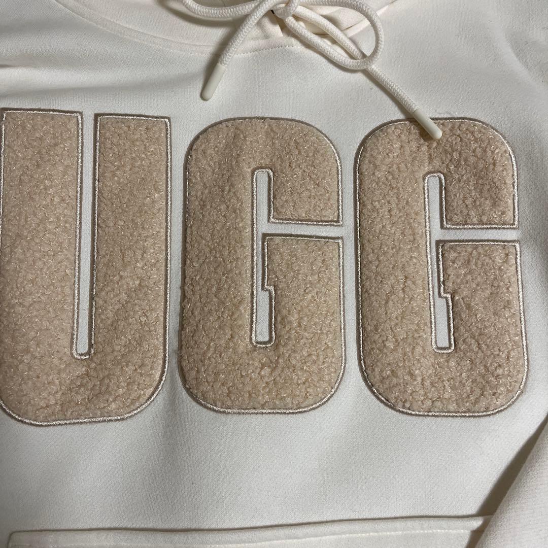UGG パーカー　ホワイト　Sサイズ