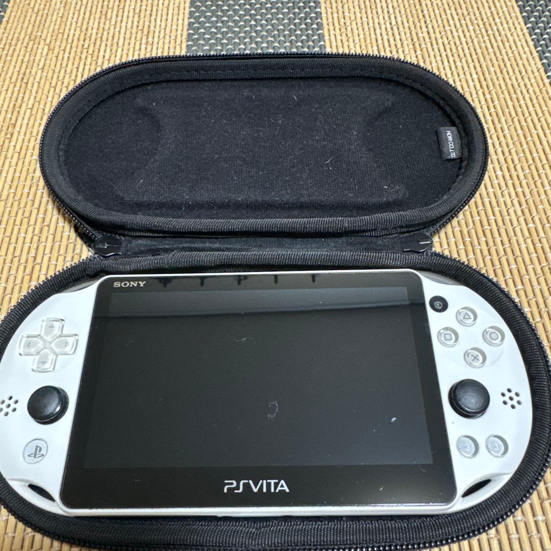 Vita（PCH-2000シリーズ） Wi-Fiモデル ケース付き