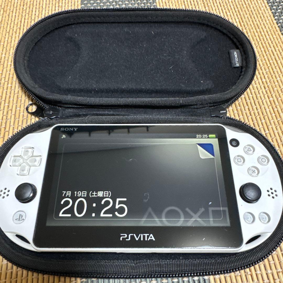 Vita（PCH-2000シリーズ） Wi-Fiモデル ケース付き