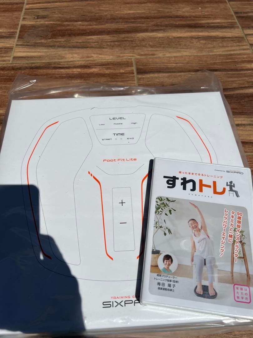 SIXPAD フットフィットライト トレーニングDVD付き+電池付き（2種類）
