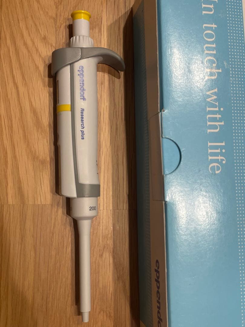 エッペンドルフ 社製 ピペット マン　20-200