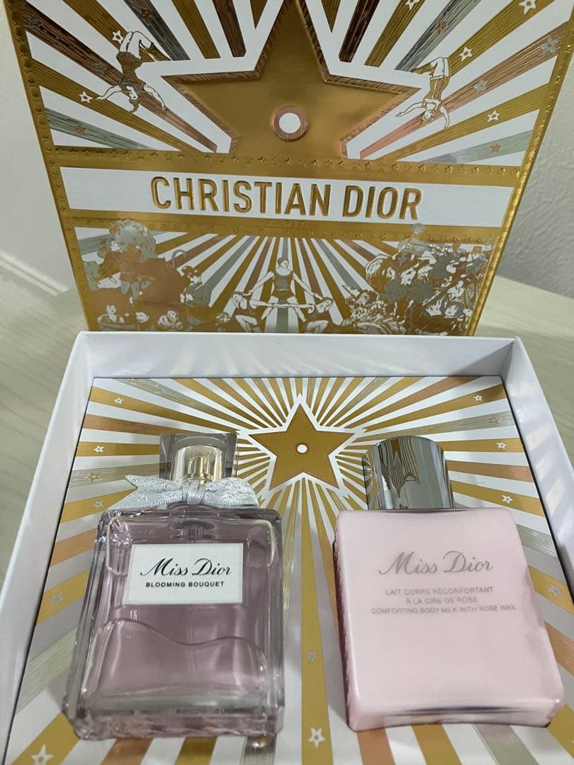 ミスディオールブルーミングブーケセット　クリスマスコフレ