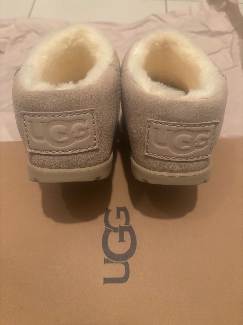 靴 UGG W PUMPED SLIDE 22