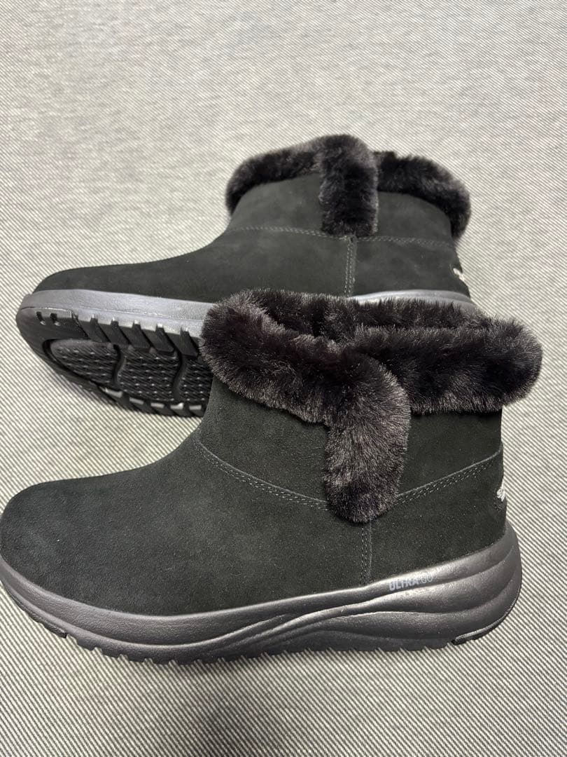 新品未使用！スケッチャーズ　レディース ショートムートンブーツ　24㌢