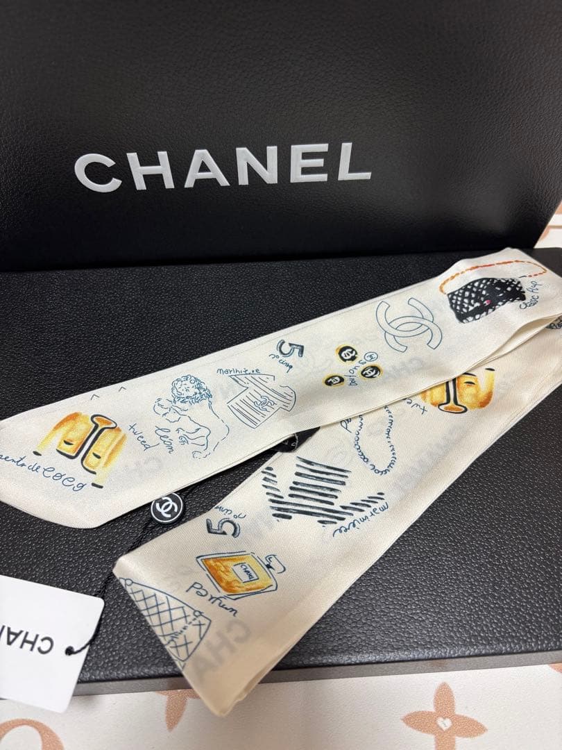 CHANEL スカーフ　ノベルティ