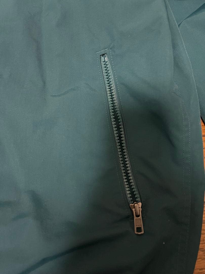 patagonia ナイロンジャケット L ダークグリーン