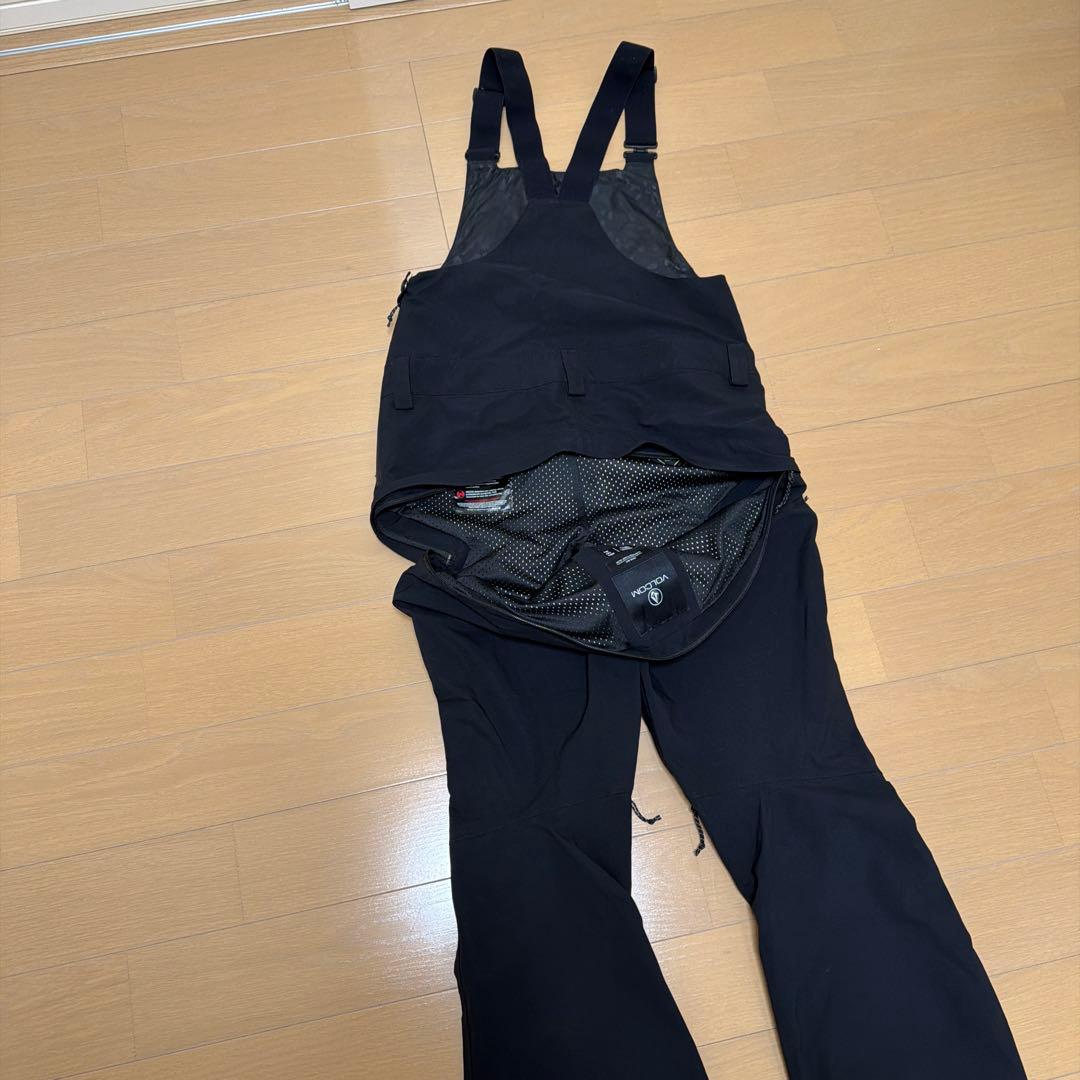 VOLCOM レディース　Goretex BIB PANTS