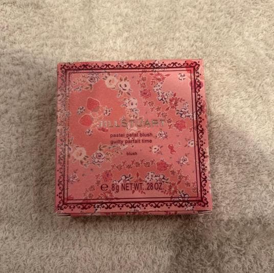 ジルスチュアート パステルペタル ブラッシュ　ギルティパフェタイム