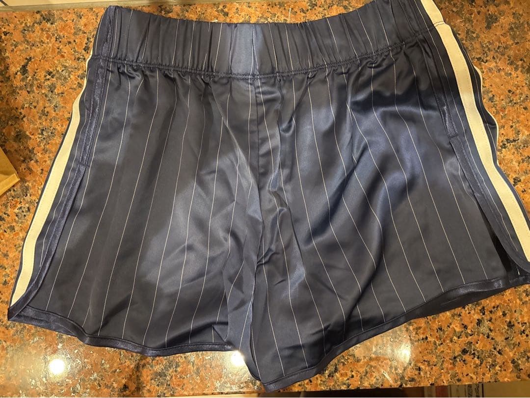 adidas sporty&rich ネイビー ショーツ　S size