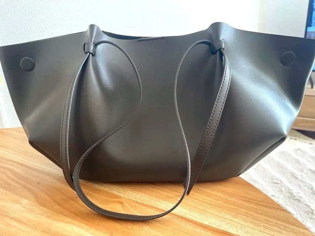 CHARLES & KEITH カルラ　【12/16までお値下げ中】