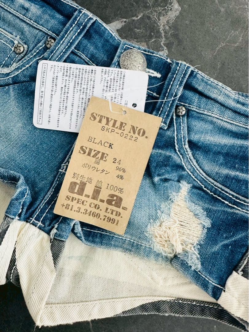 レア☆新品d.i.a.☆クラッシュショーパン 前後デザイン違い デニム