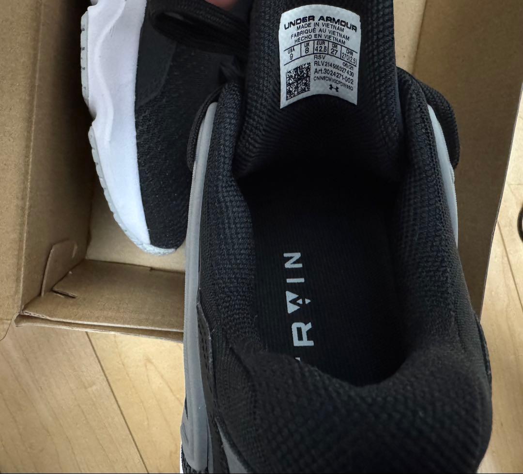 UNDER ARMOUR HOVR APEXトレーニングシューズ 黒/グレー