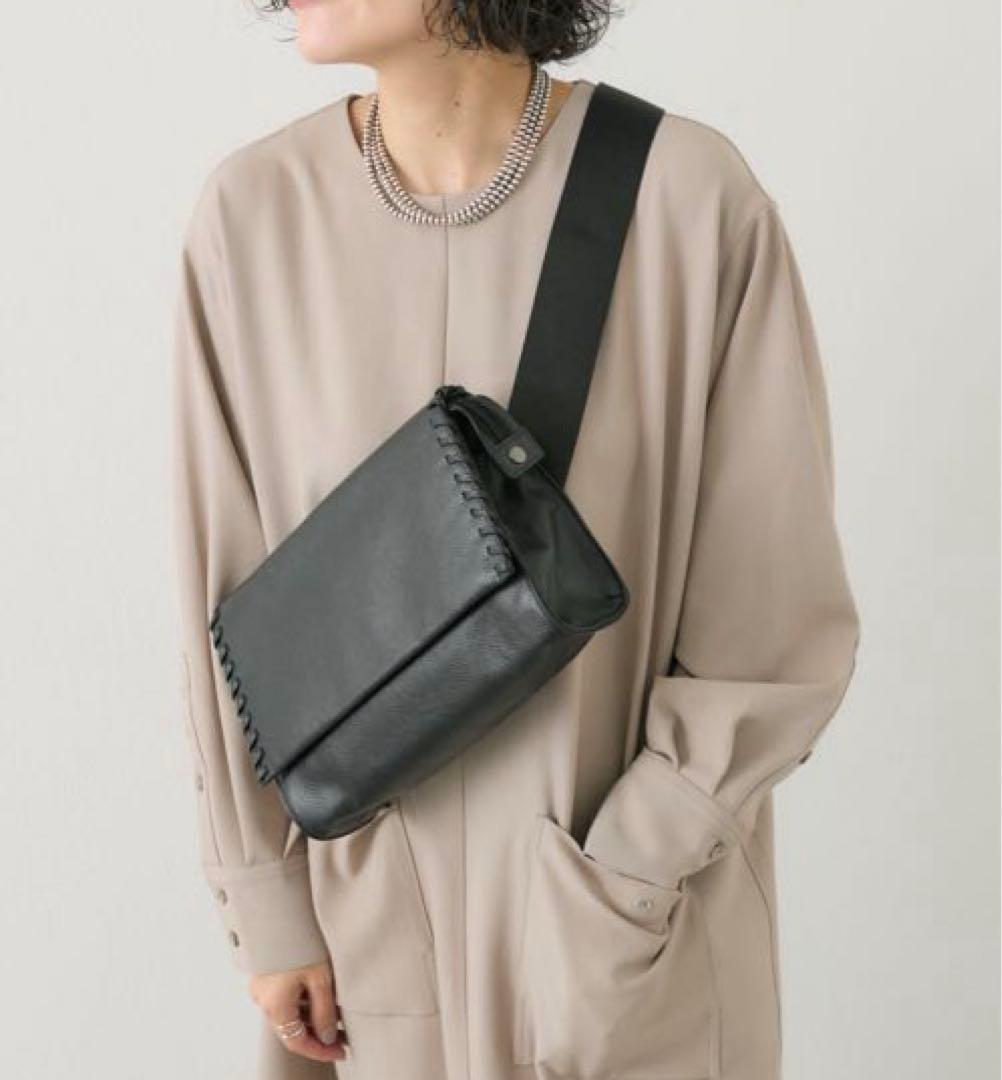 新品ear PAPILLONNER／柄ワイドテープショルダーバッグ／ボディバッグ