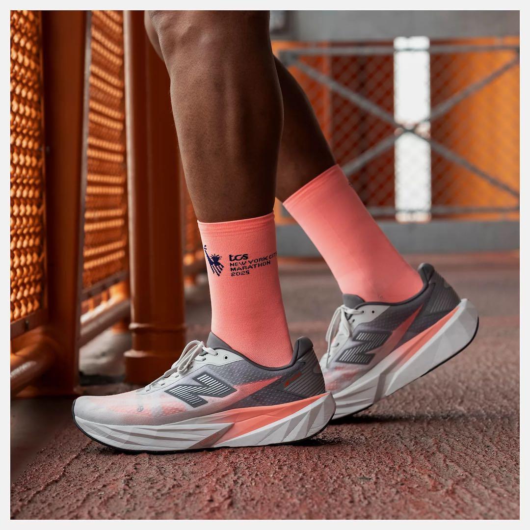 New Balance FuelCell Rebel V5 24.5 NYC別注