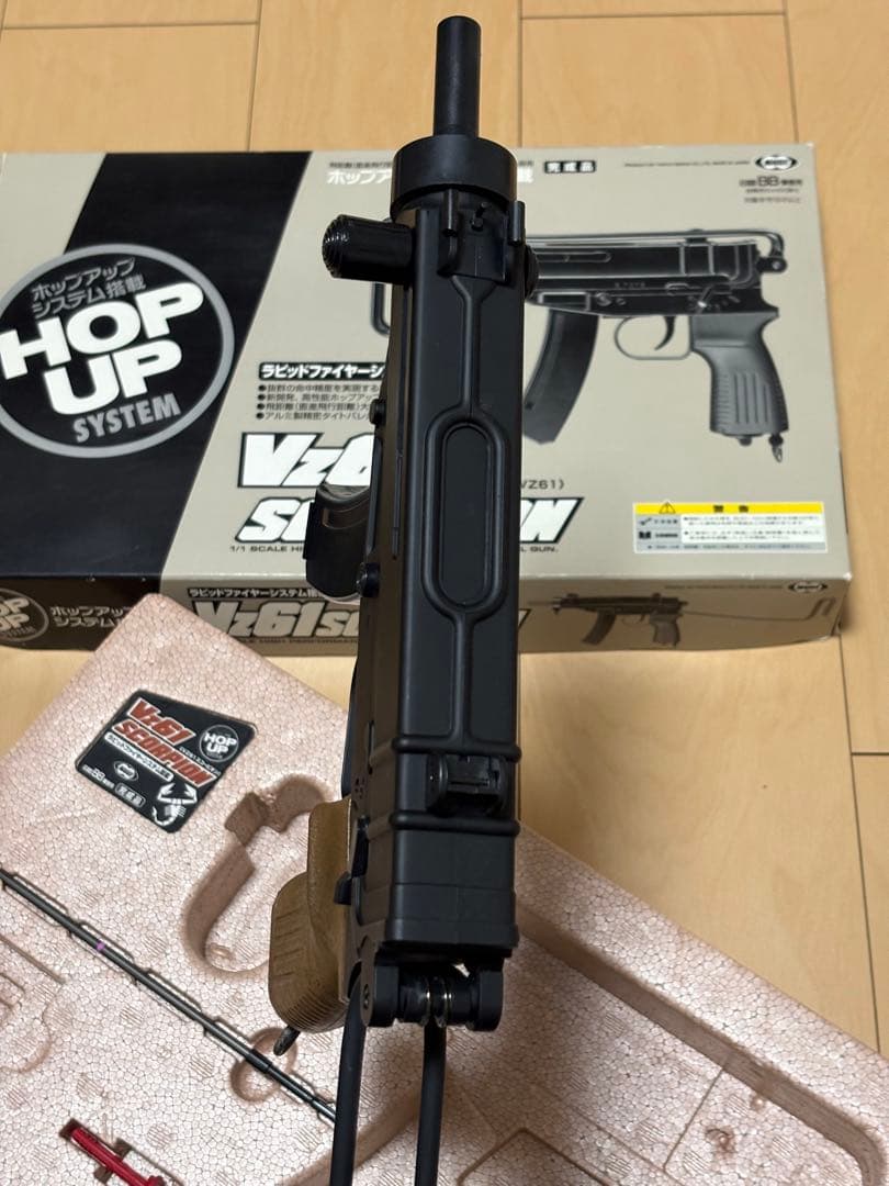 【東京マルイ】スコーピオンVZ61