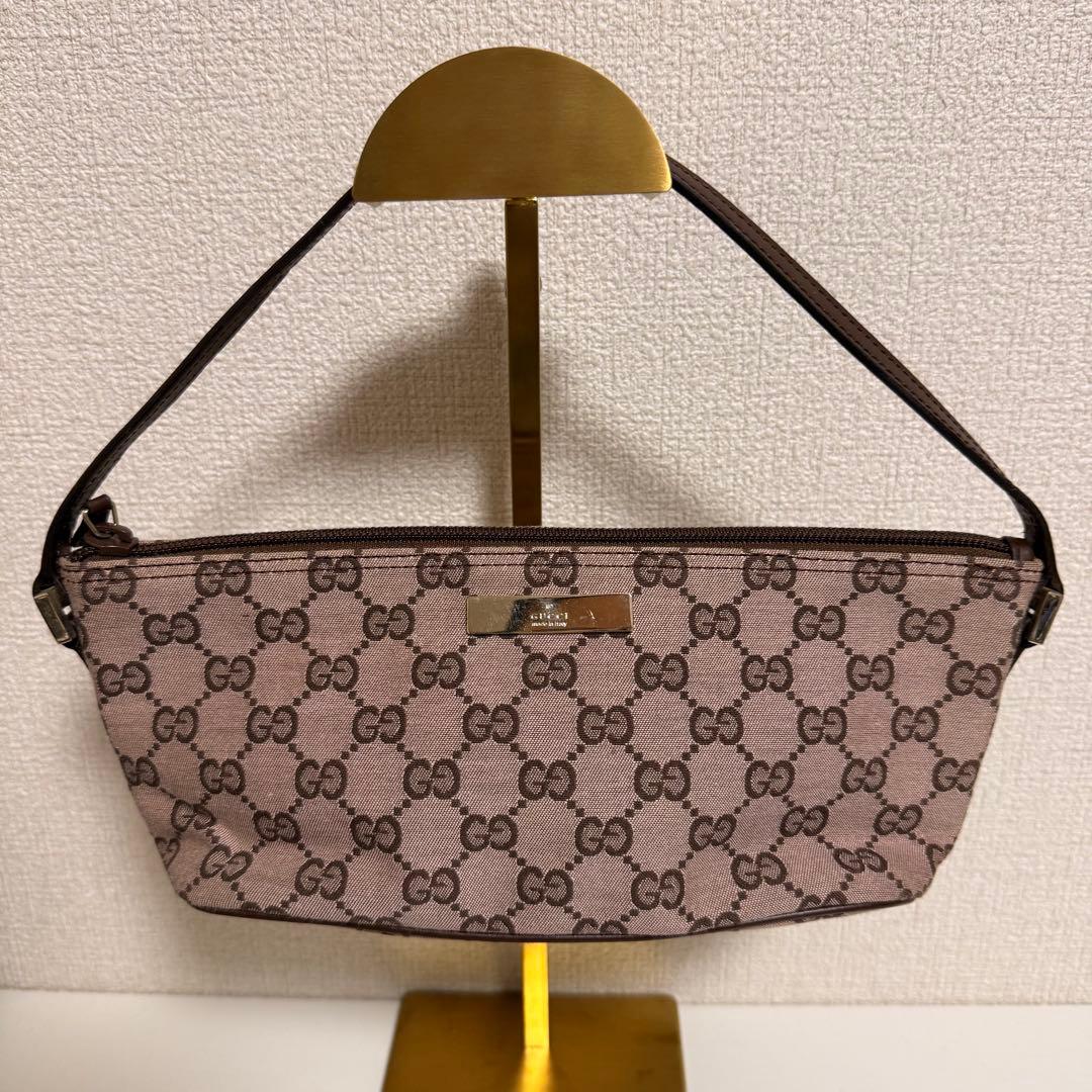 GUCCI グッチ アクセサリーポーチ　GGキャンバス