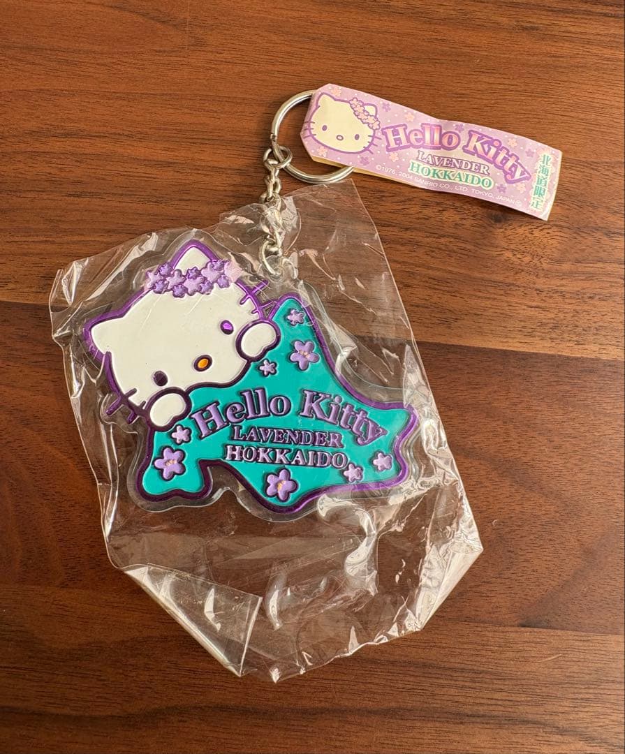 美品♡ご当地キティ根付け、キーホルダー、ピンズ　60個まとめ売り＋りんごキティ缶