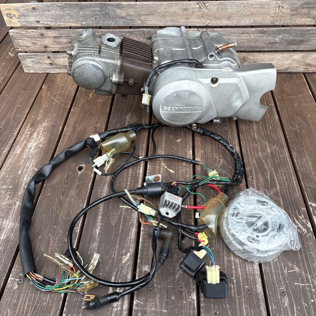 カブ90 デラックス　c90純正エンジン　HA02E