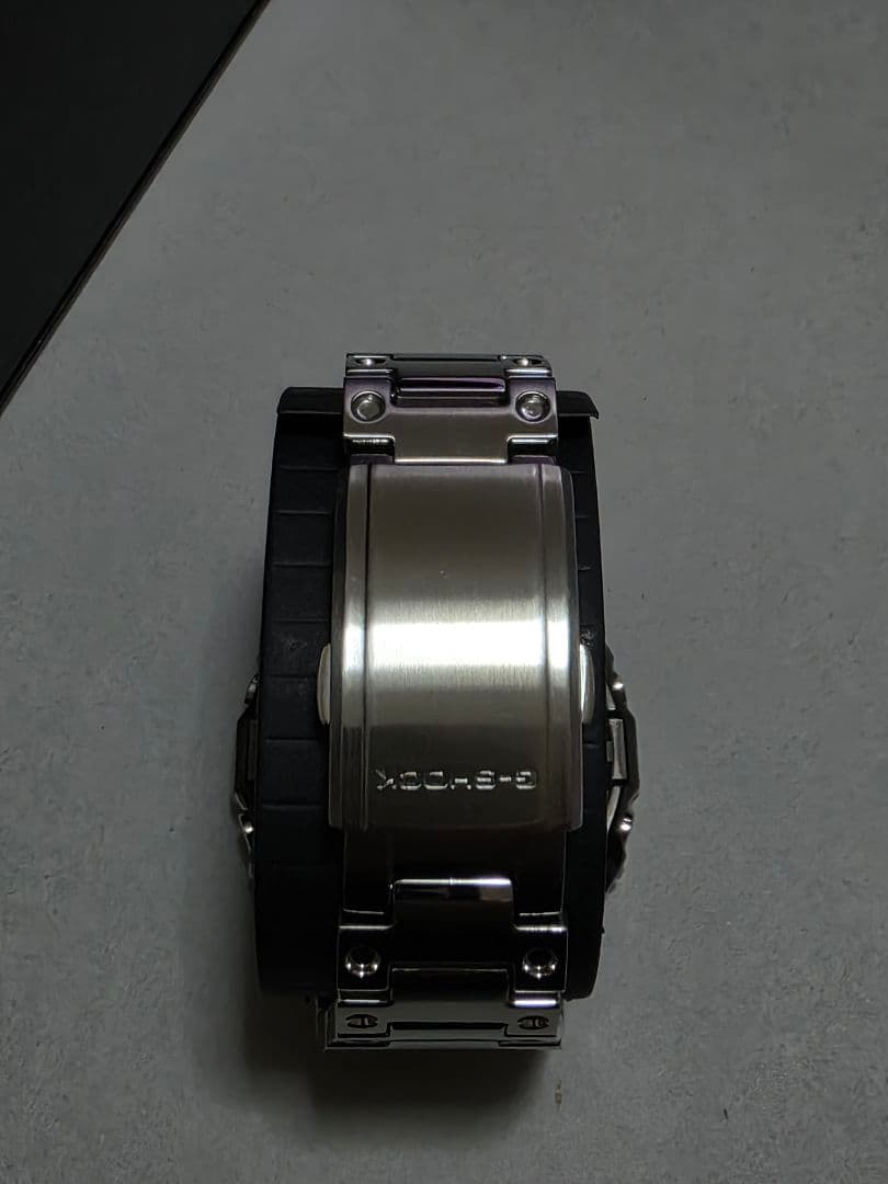 ほぼ新品G-SHOCK GMW-BZ5000D-1JFシルバー