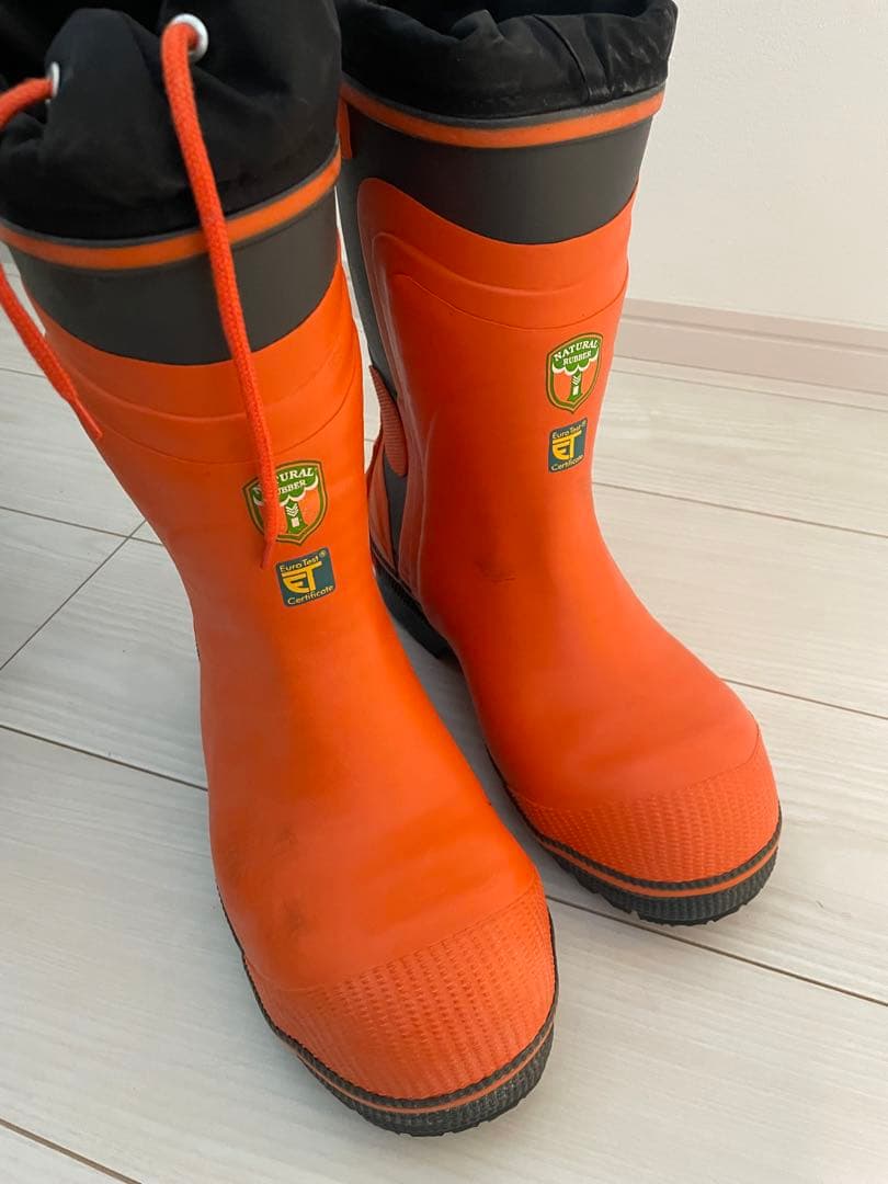 Husqvarna チェーンソー保護ブーツ サイズ39 EU