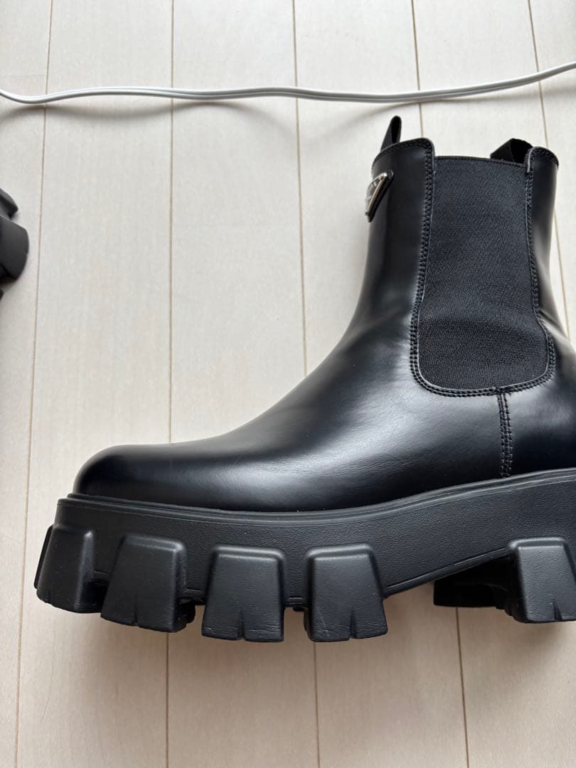 プラダPRADA ブーツ モノリスチェルシーブーツ1T256N ブラック