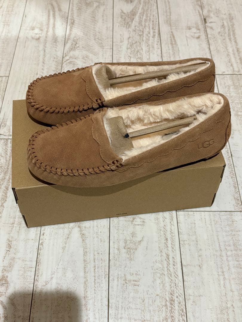 【新品未使用】UGG Scalloped Moc スカラップドモック モカシン
