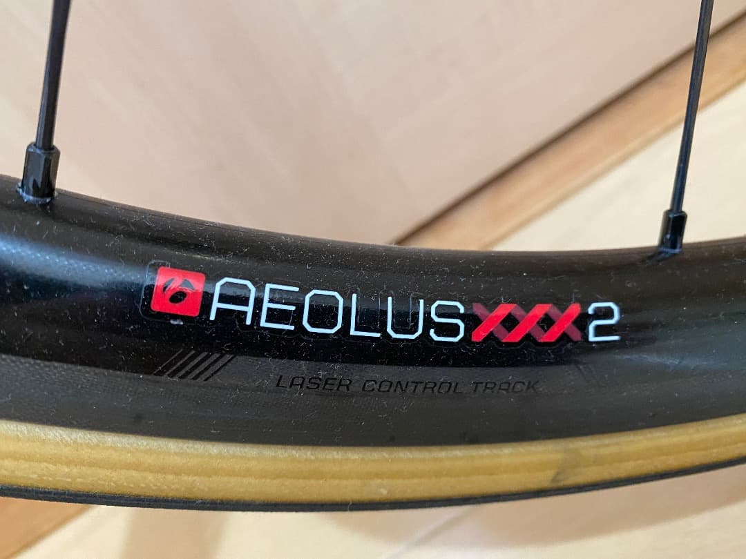 BONTRAGER Aeolus XXX 2 リムブレーキ　クリンチャー