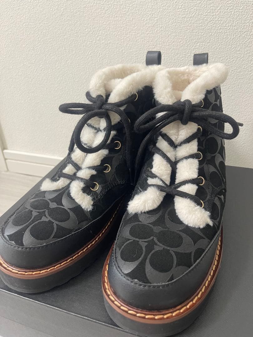 COACH ファー付きムートンブーツ ブラック