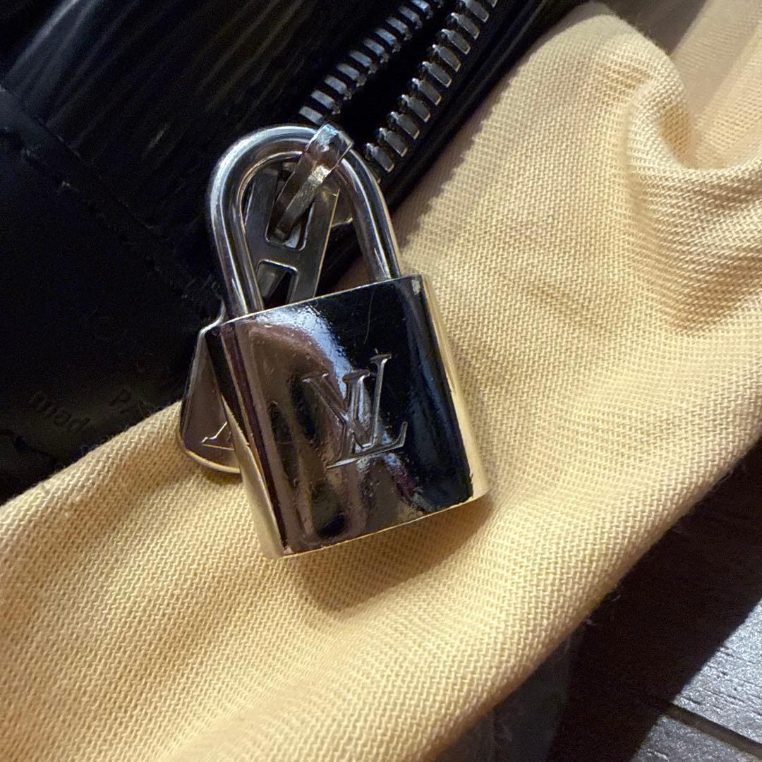 ルイヴィトン⭐️美品エピ黒 レザー ビジネスバッグ